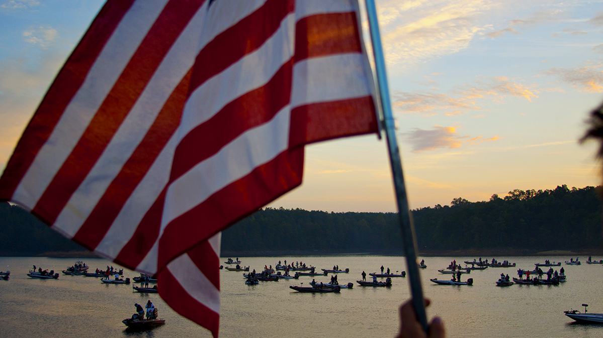 Boats on the lake at dawn.