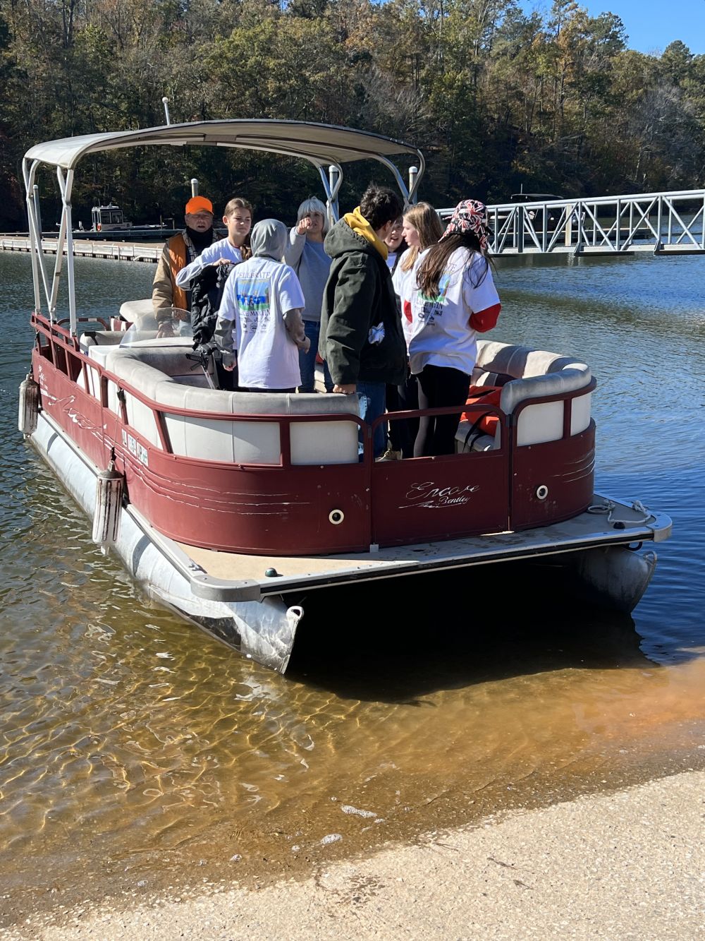 Renew Our Rivers volunteers.