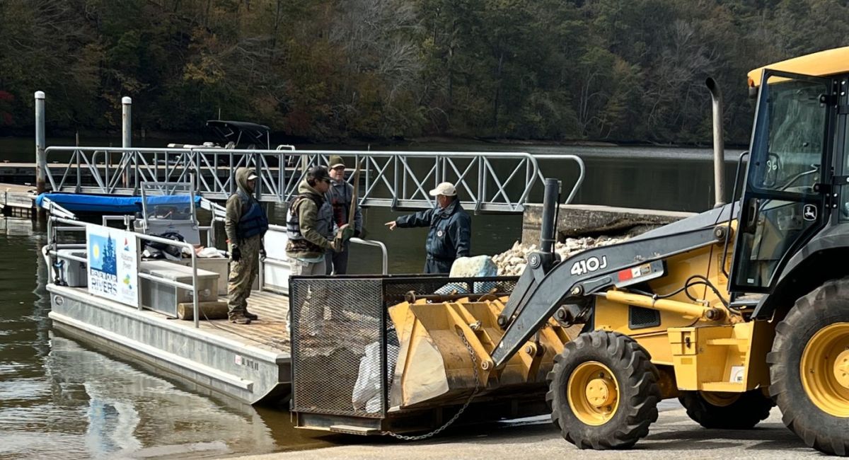 Removing refuse from the river